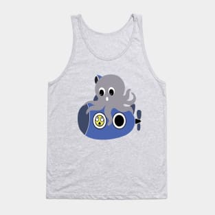 Octopus hugs Submarine Tank Top